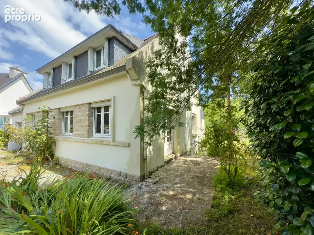 À vendre, Maison 5 chambres + hangar sur 1893 m² de terrain divisible,  à 1 km des plages de Bénodet - photo 1