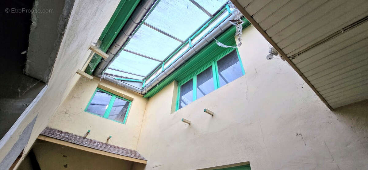 Maison Gray 14 pièce(s) 450 m2 - photo 4
