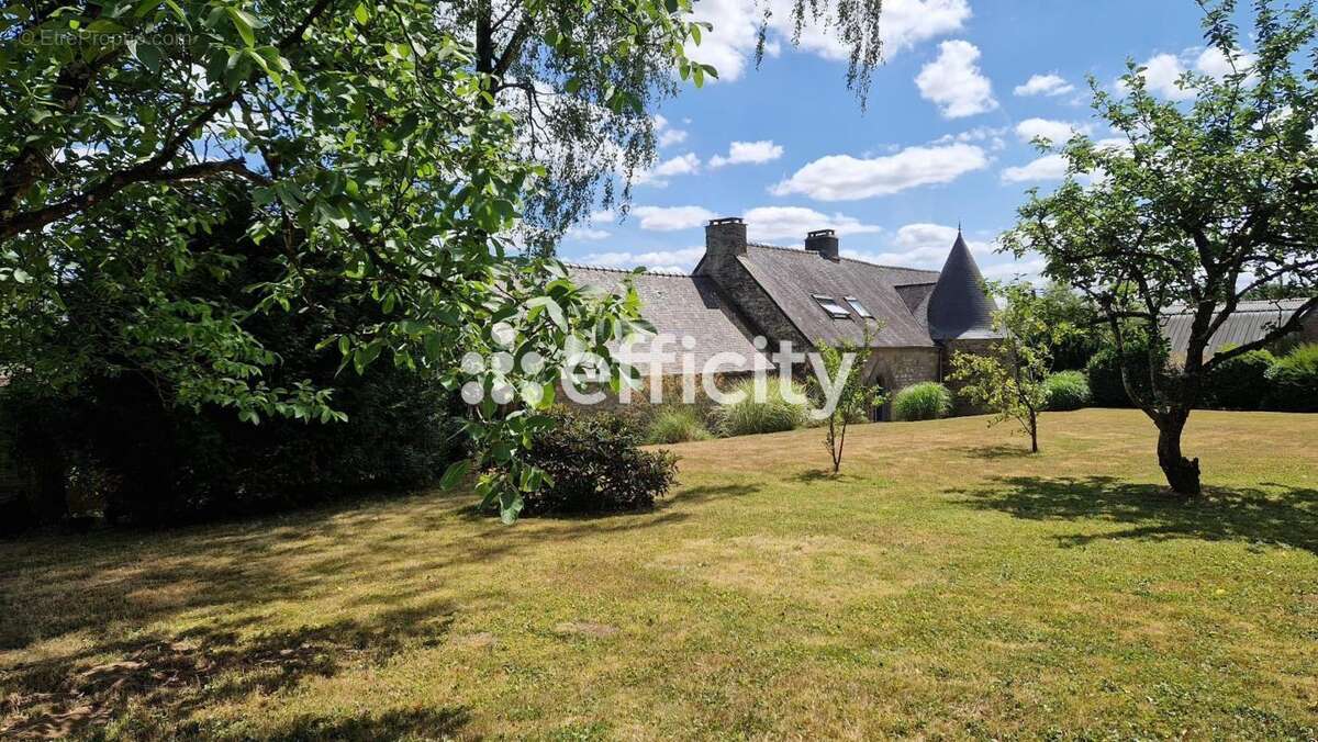 Maison à CLEGUEREC