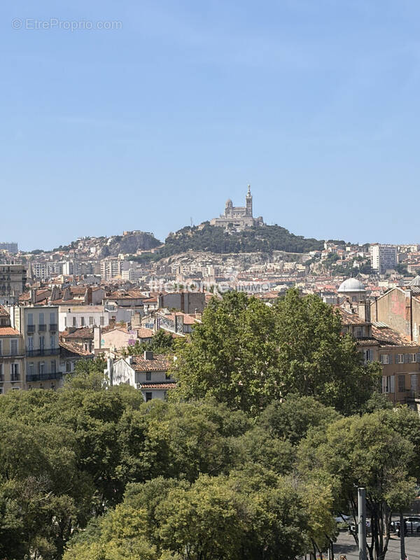 Appartement à MARSEILLE-1E