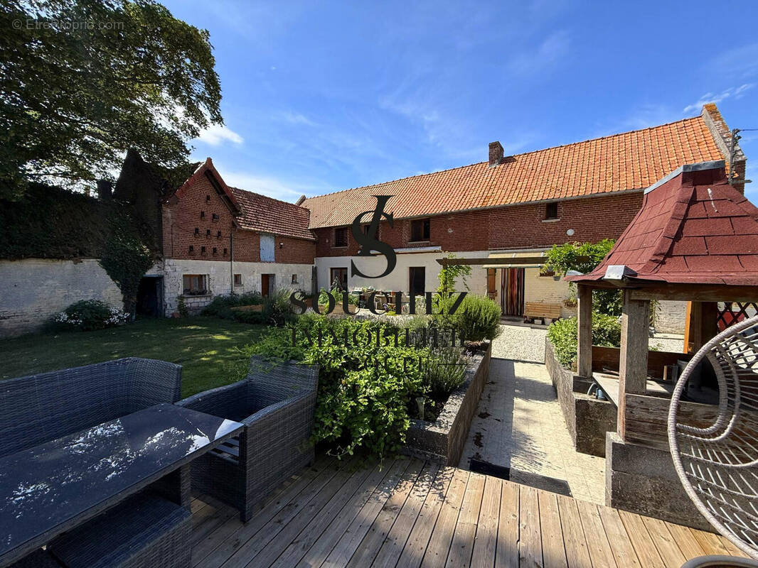 Maison à MONTENESCOURT