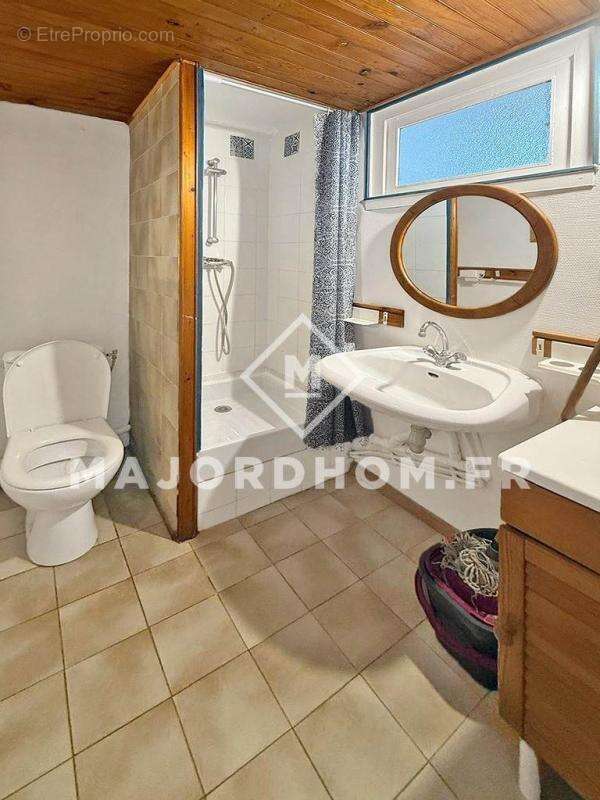 Appartement à MARSEILLE-5E