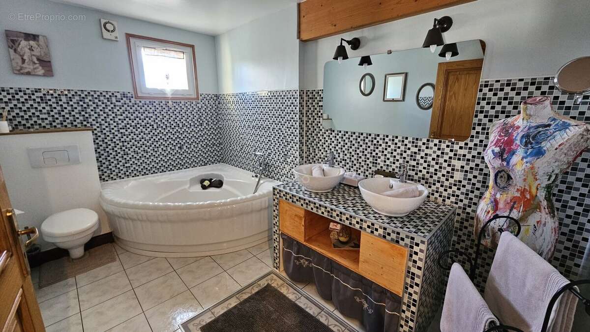 Maison à SAINT-EMILION