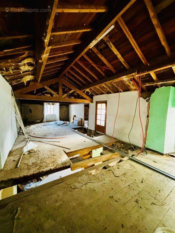 Maison à PIED-DE-BORNE