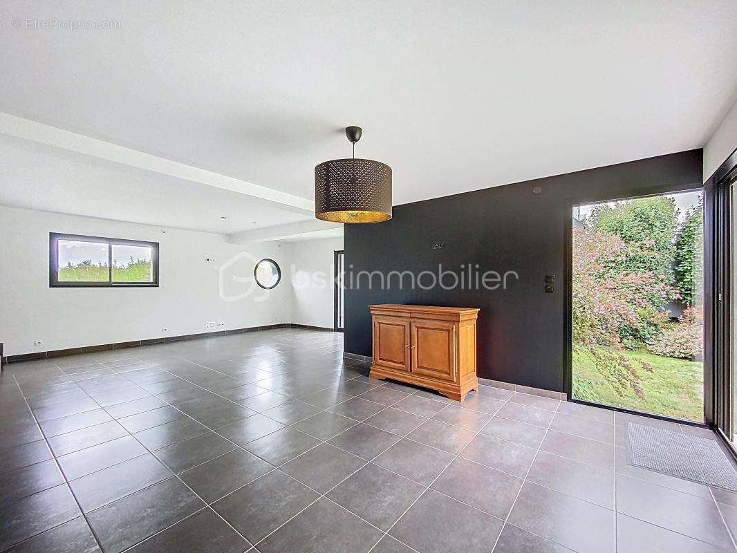 Maison à PLOUER-SUR-RANCE