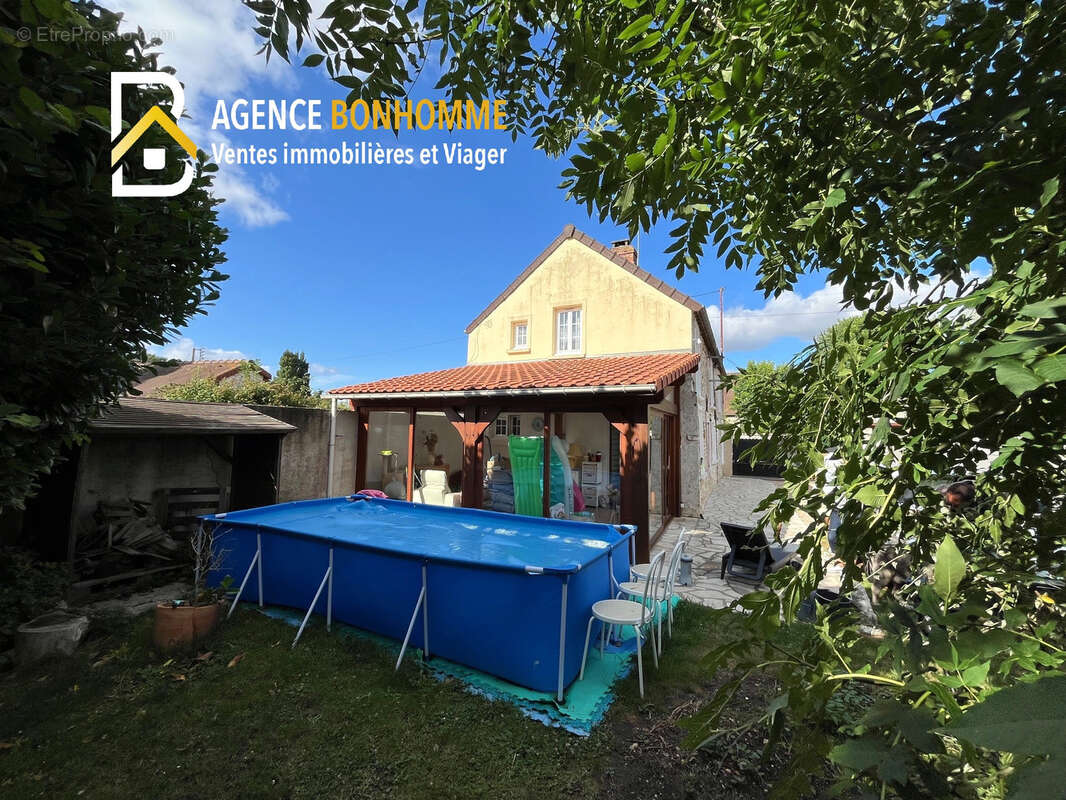 Maison à SAINT-ILLIERS-LE-BOIS