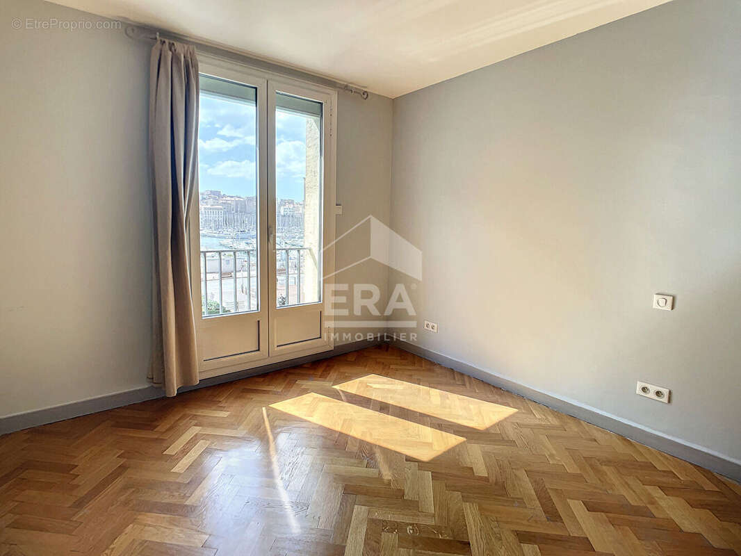 Appartement à MARSEILLE-2E