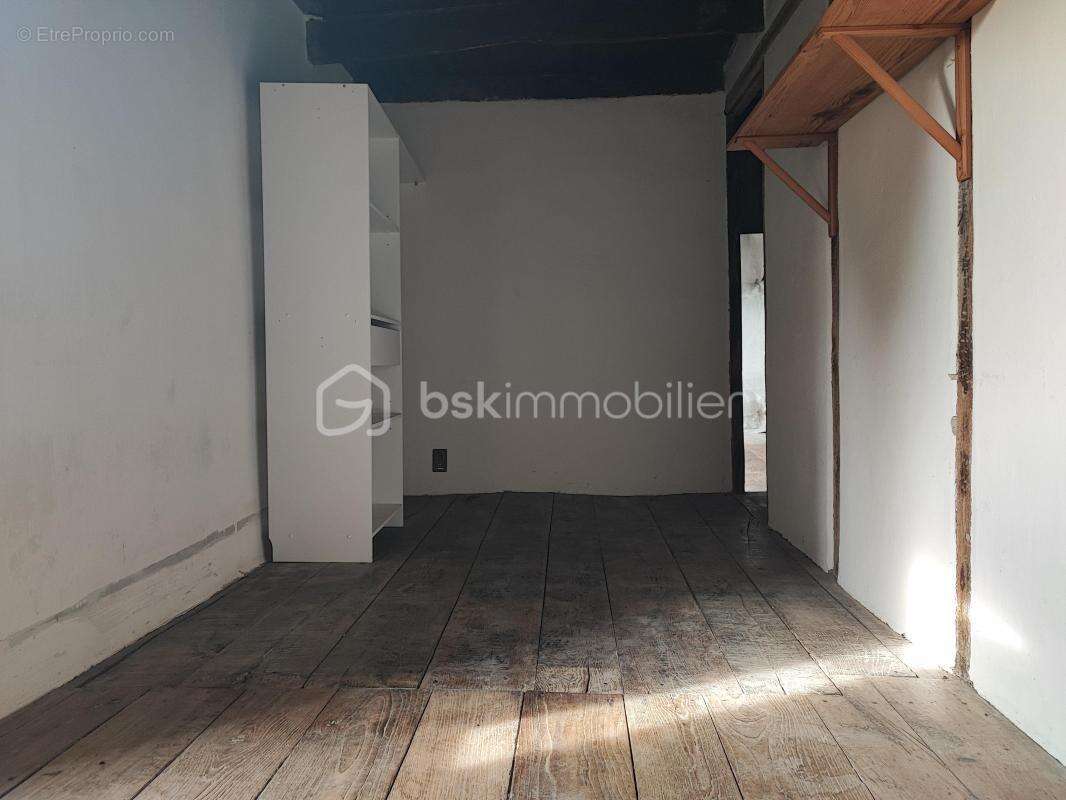 Maison à NEUVIC-ENTIER