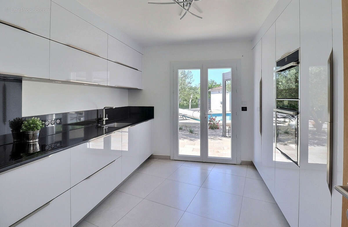 Maison à SAINT-MATHIEU-DE-TREVIERS