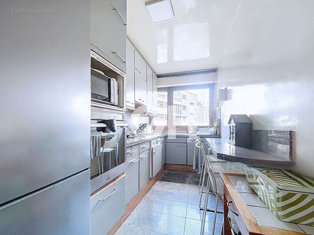 Appartement à PARIS-20E