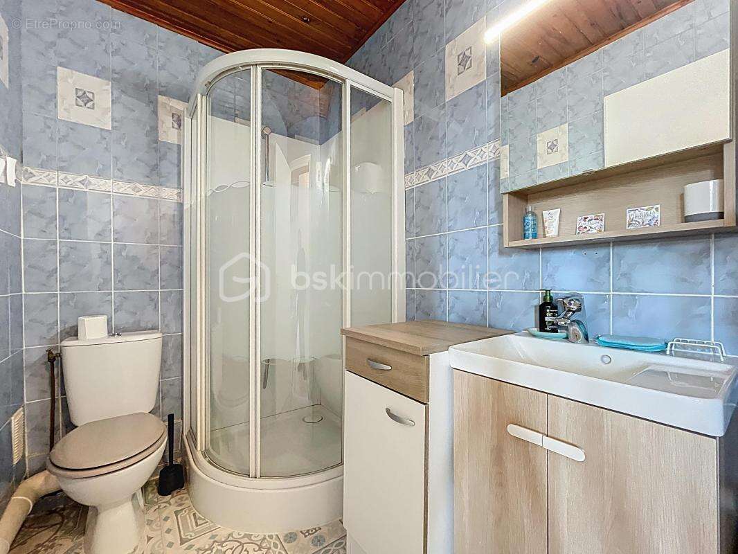 Appartement à GREOLIERES