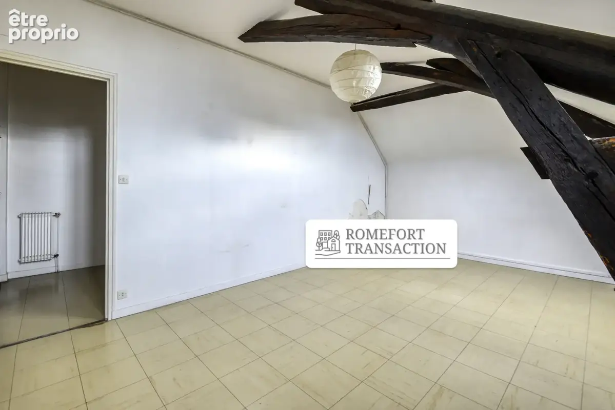 EXCLUSIVITE Nantes - CHU République - Appartement dernier étage 1 chambre + cave - photo 2