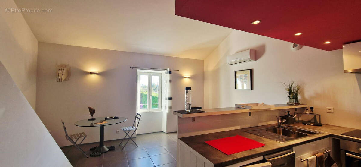 Maison à SUZE-LA-ROUSSE