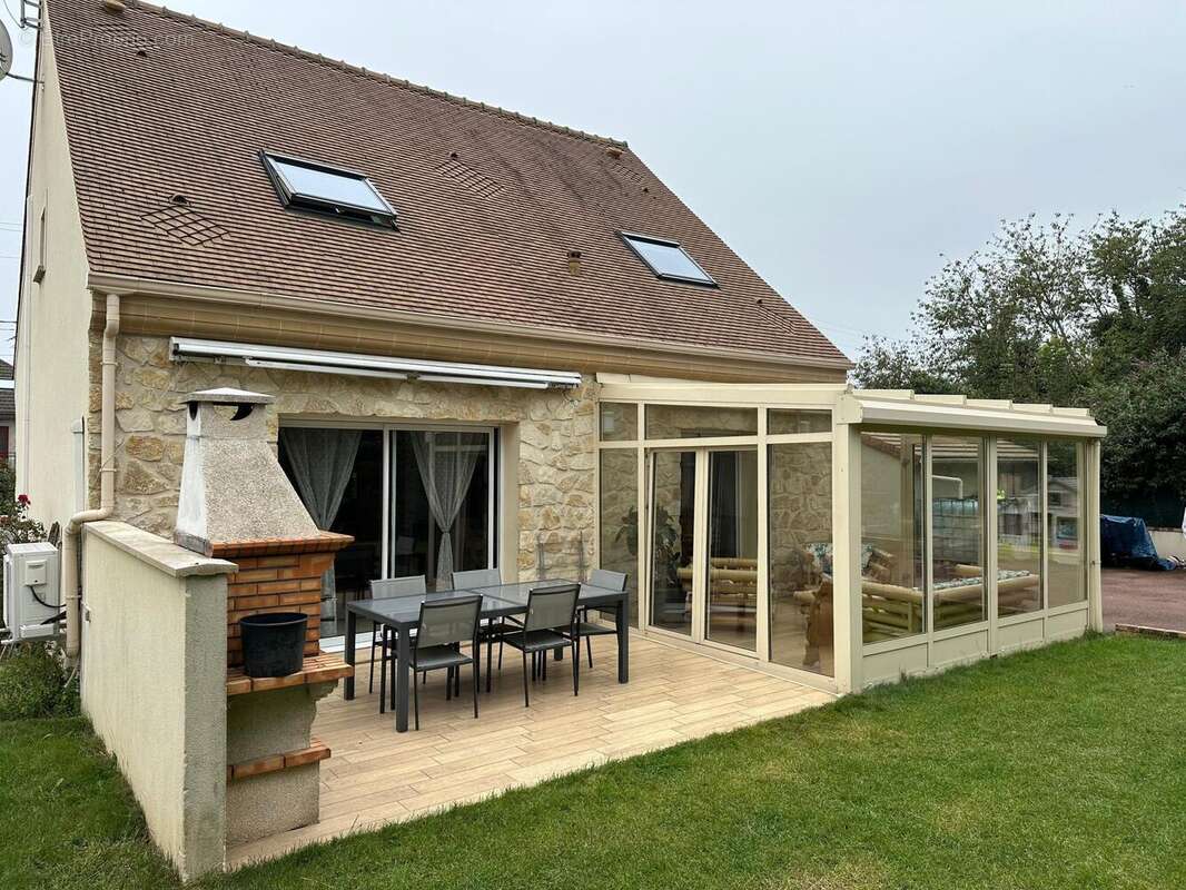Photo 2 - Maison à LINAS