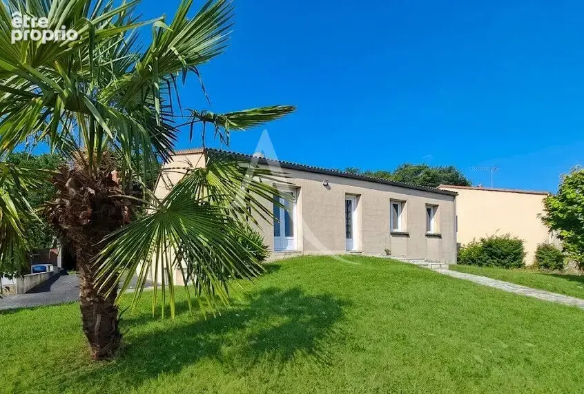 Maison à LES HERBIERS