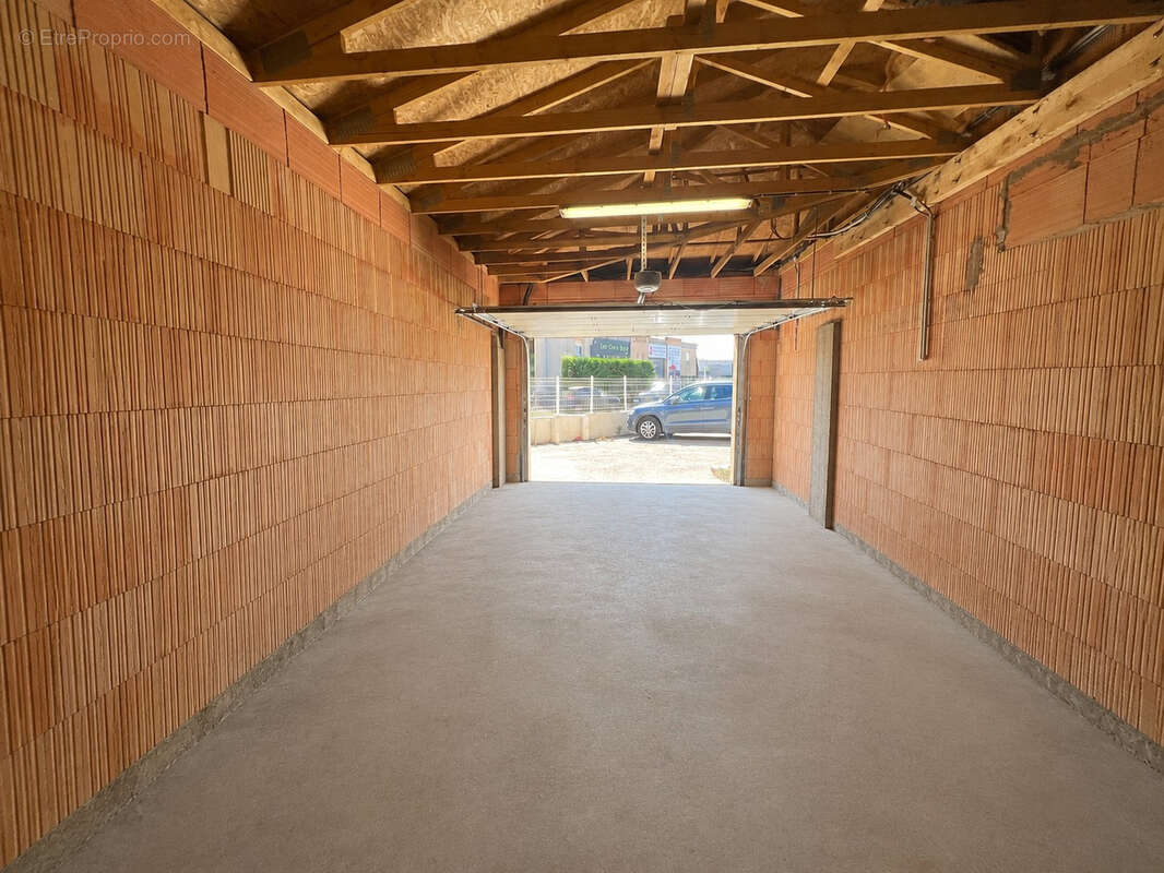 Local commercial - 67 m2 - Excellente visibilité - photo 2
