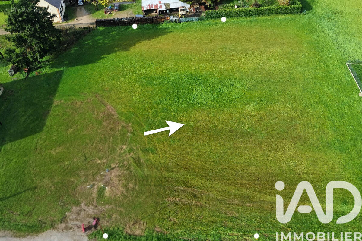 Photo 1 - Terrain à SAINT-POURCAIN-SUR-SIOULE