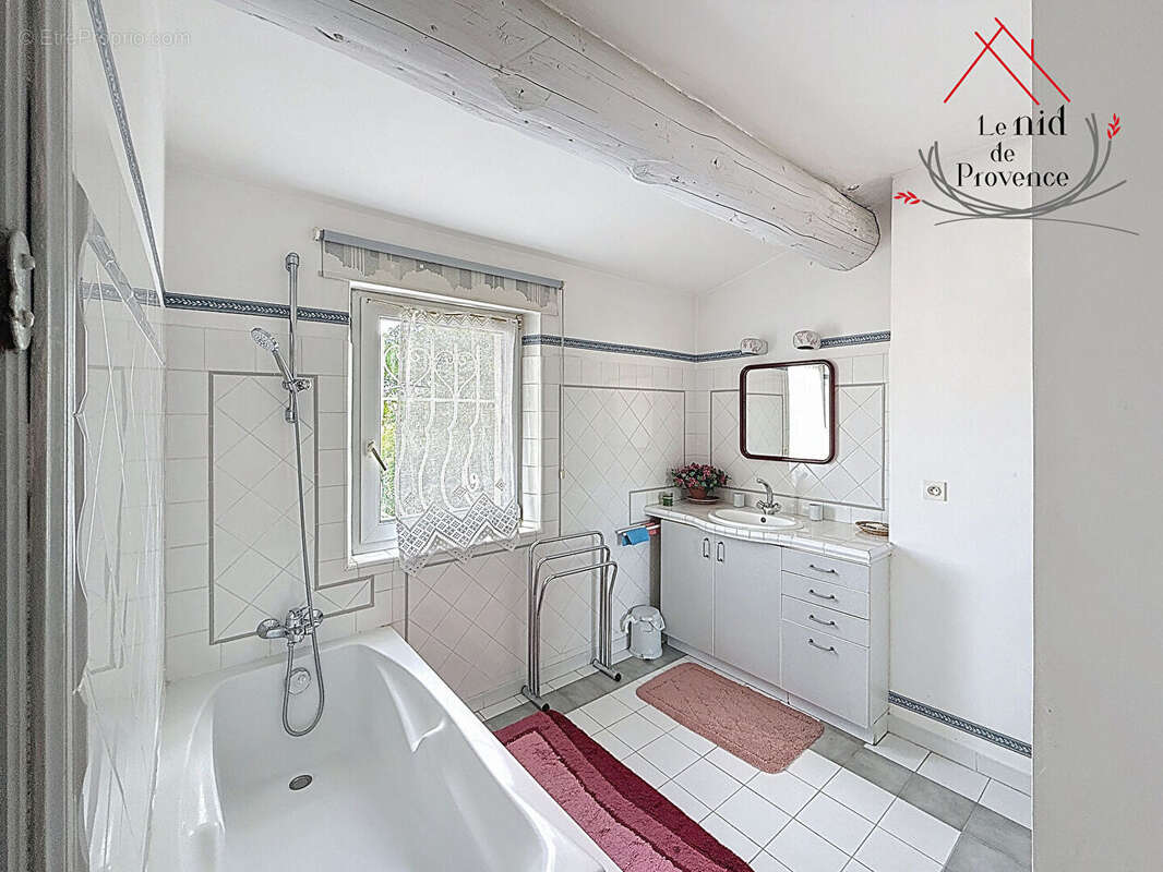 Maison à PERNES-LES-FONTAINES