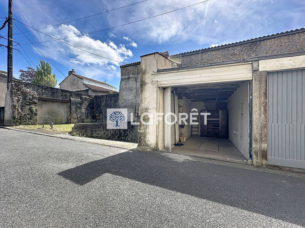 Parking à BRESSUIRE