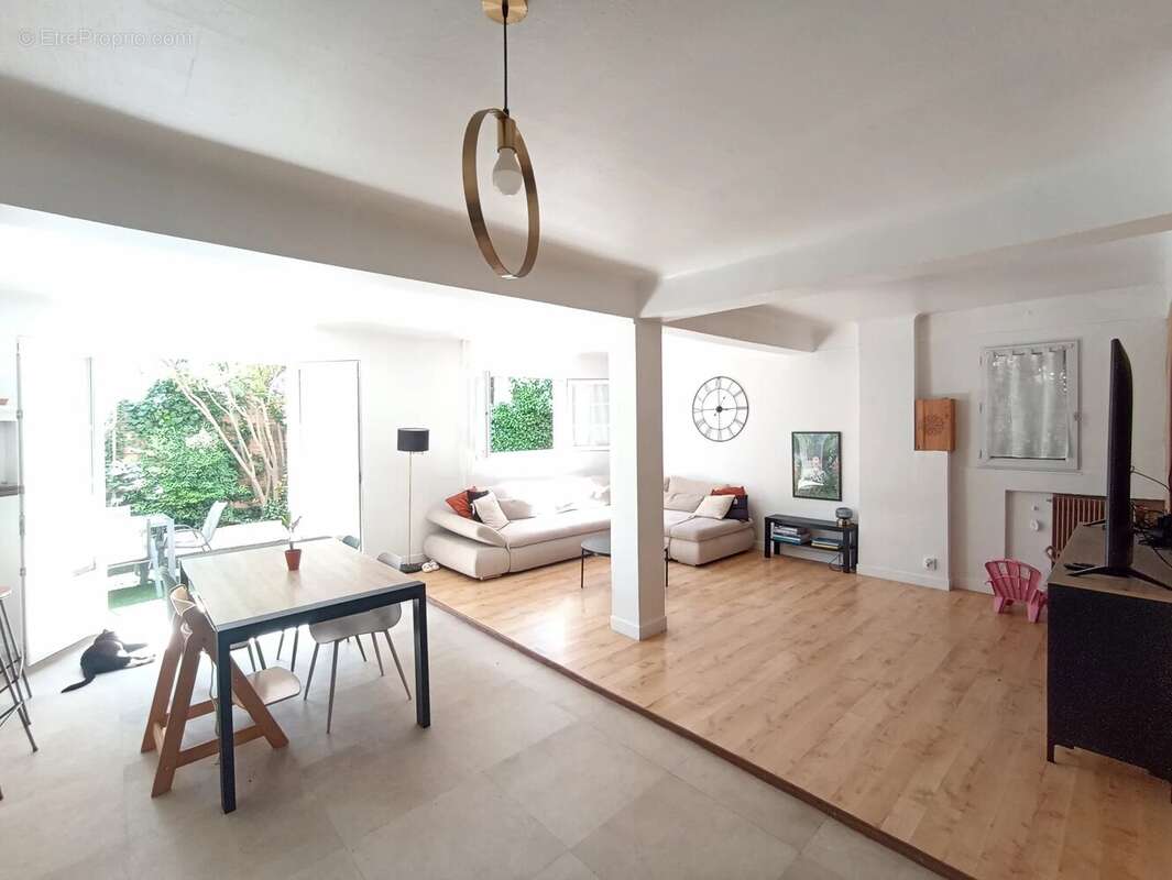 Appartement à LA COLLE-SUR-LOUP