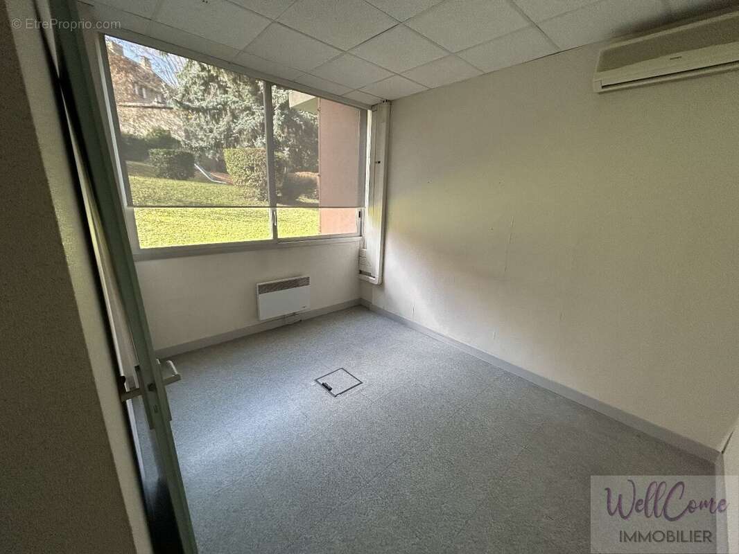 Commerce à SAINT-JEAN-DE-MAURIENNE