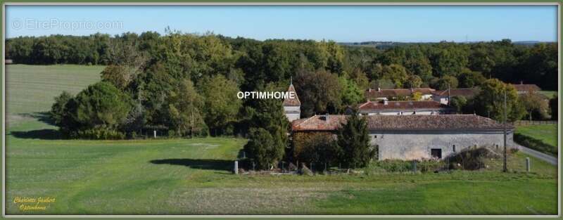 Maison à BARBEZIEUX-SAINT-HILAIRE