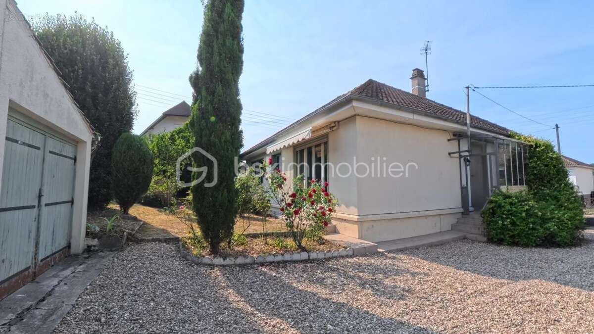 Maison 84 m2. Plain-pied de charme avec Jardin Arboré & Double Garage - photo 4