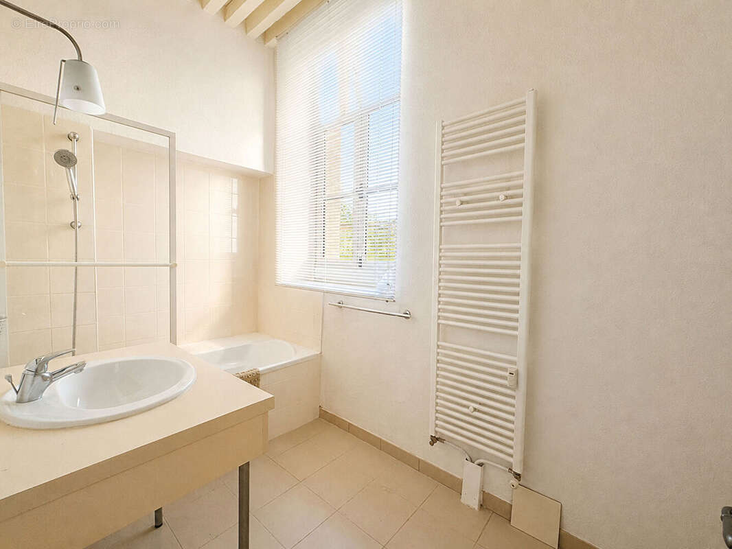 Bel appartement 2 chambres - 80 m² dans résidence sécurisée au centre-ville - photo 8