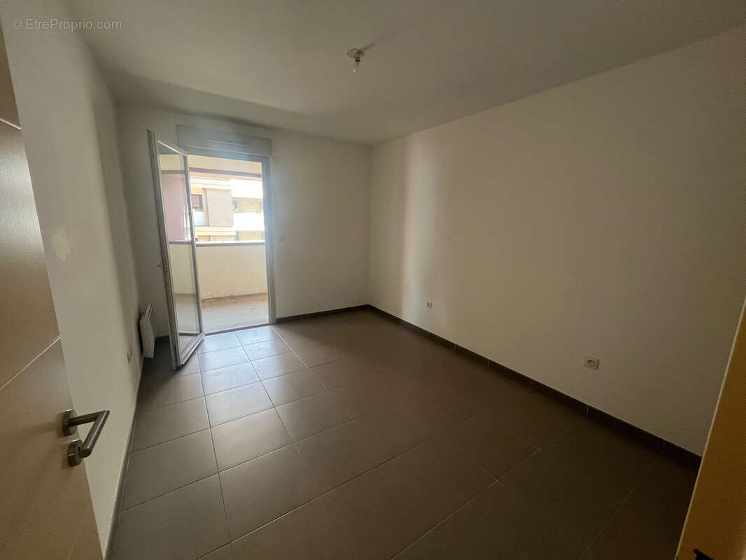 Appartement à MARSEILLE-2E