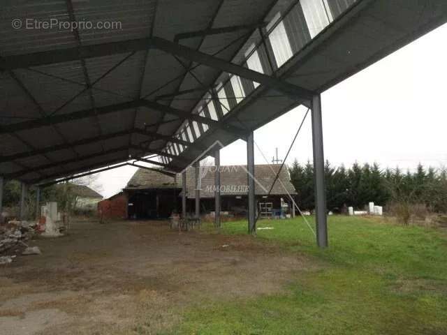 Commerce à BESSAY-SUR-ALLIER