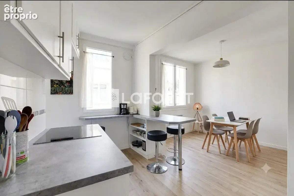 Appartement à PARIS-14E