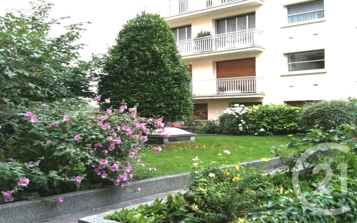 Appartement à NEUILLY-SUR-SEINE