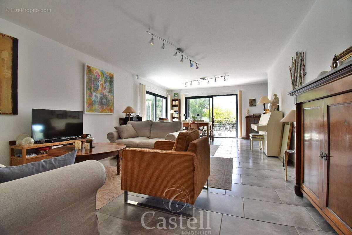 Villa de type 5 avec piscine et garage - photo 6