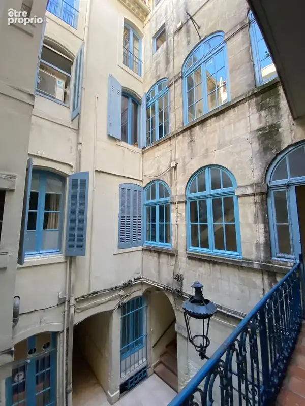 Achat / Vente Appartement T3 75 m2 de Caractère Nîmes Centre (Entre Arènes et Place du Marché) - DPE B & Climatisation - photo 11