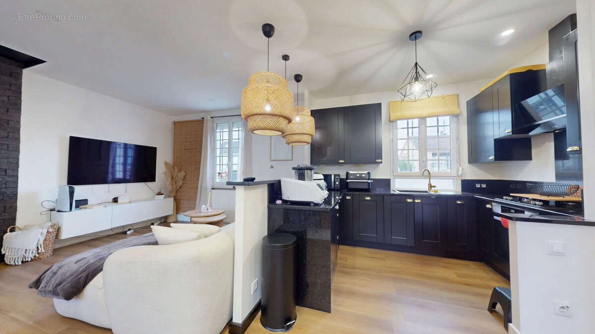 Maison à OZOIR-LA-FERRIERE