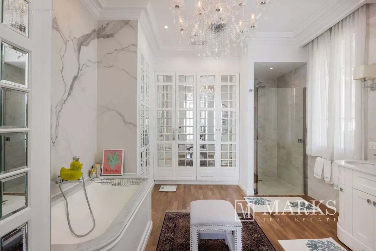 Villa rénovée avec goût avec maison d'amis et vue dégagée - photo 28