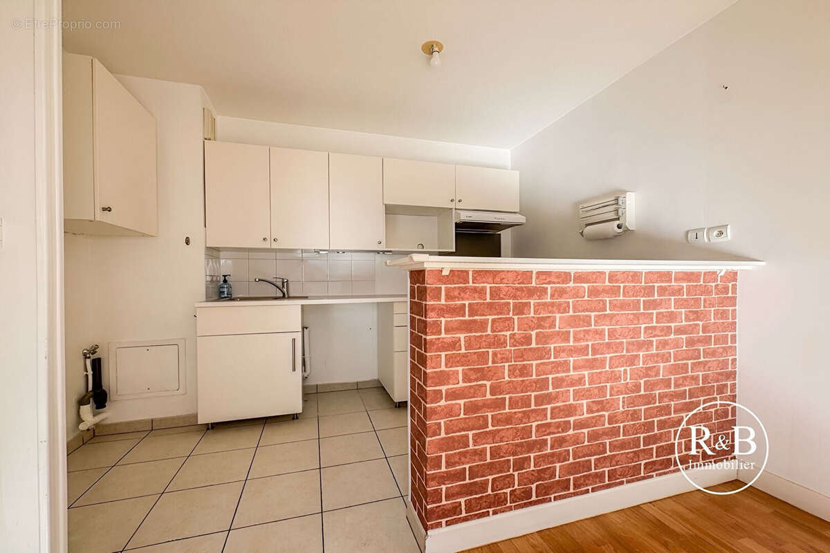 Appartement à LES CLAYES-SOUS-BOIS