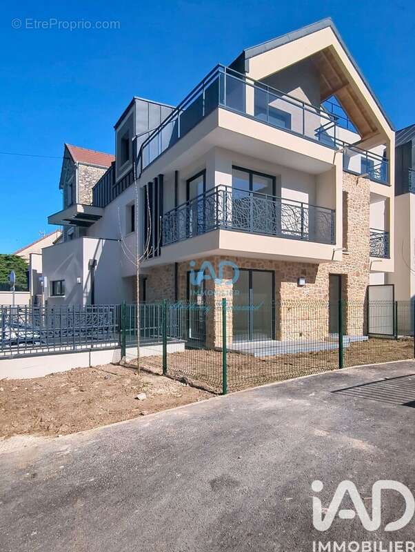 Photo 2 - Appartement à SAINT-THIBAULT-DES-VIGNES
