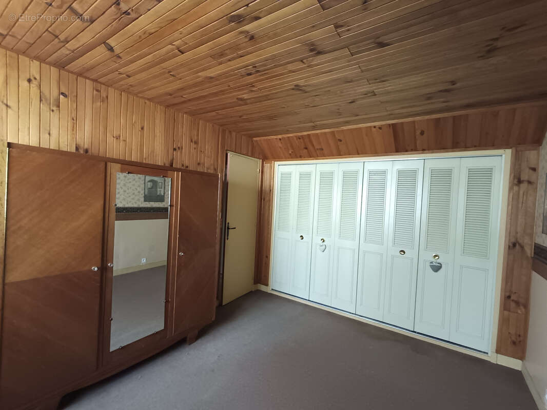 VAUX LE PENIL Maison familiale au calme, proche du centre ville avec sous sol total - photo 7