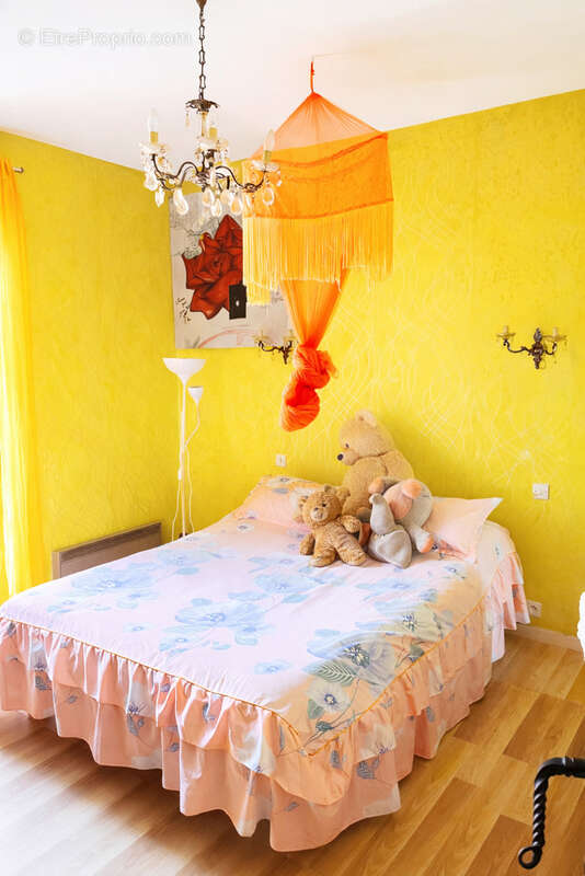 Maison à BEYCHAC-ET-CAILLAU