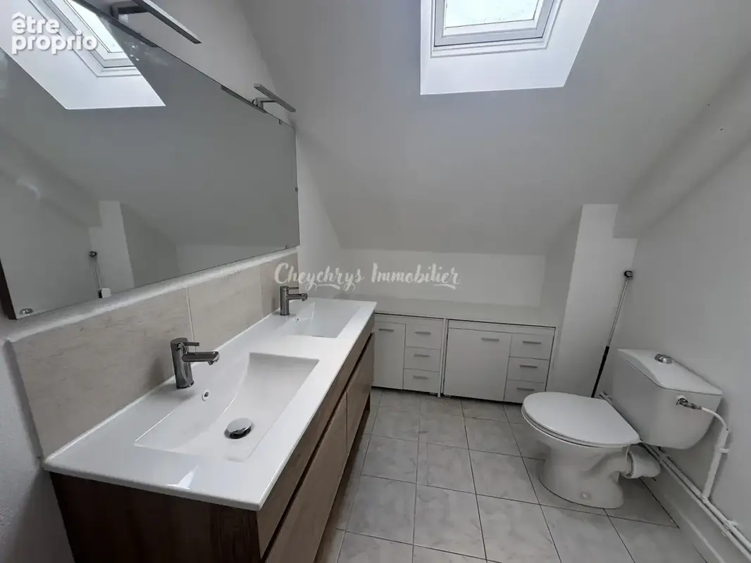 Maison familiale avec jardin et garage - photo 12