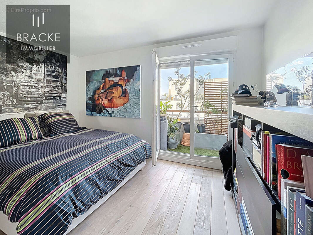 Appartement à COURBEVOIE