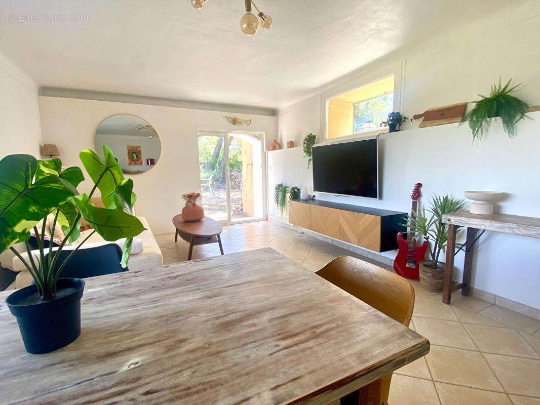Maison La Cadiere D Azur 3 pièce(s) 90 m2 avec dépendance - photo 5