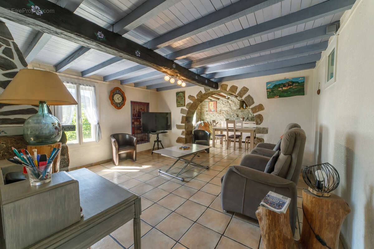 Mas 110 m2 sur 2763 m2 de terrain - photo 5