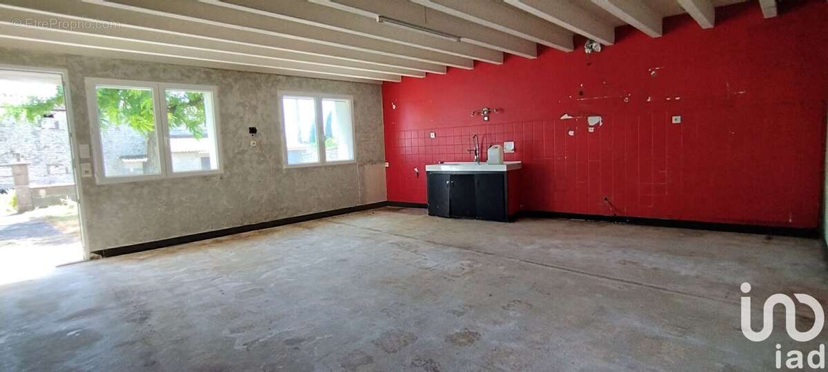 Photo 5 - Maison à NEUVICQ-LE-CHATEAU