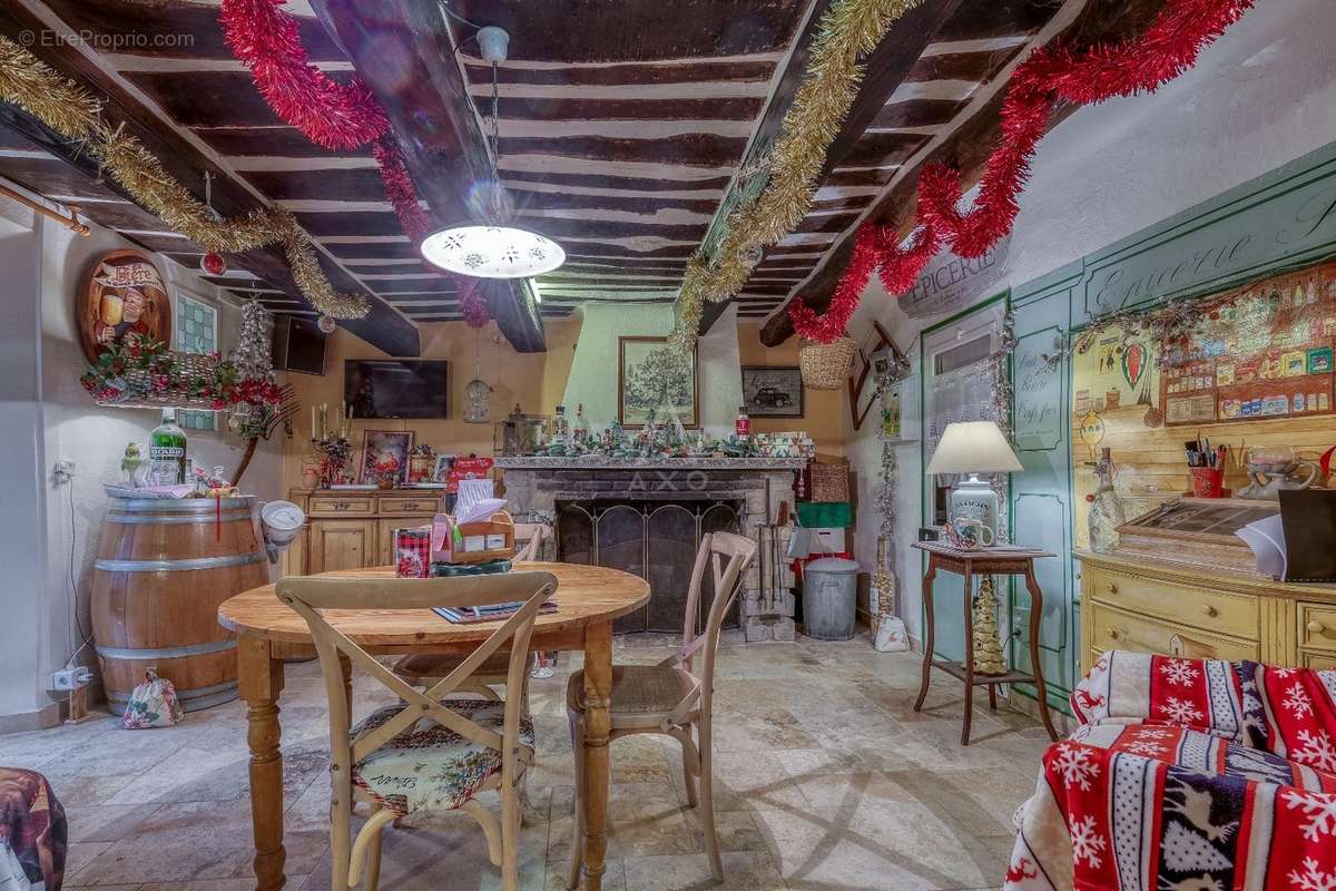 Maison à SAINT-ZACHARIE