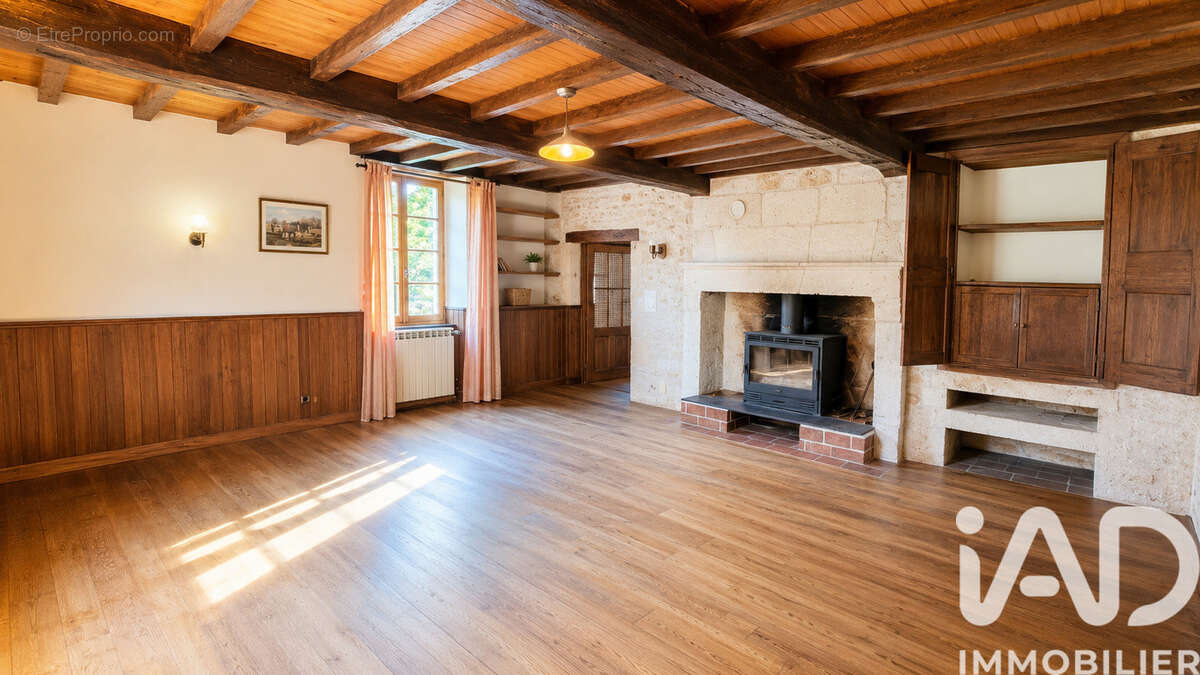 Maison 242 m² à Bouteilles-Saint-Sebastien  - photo 3