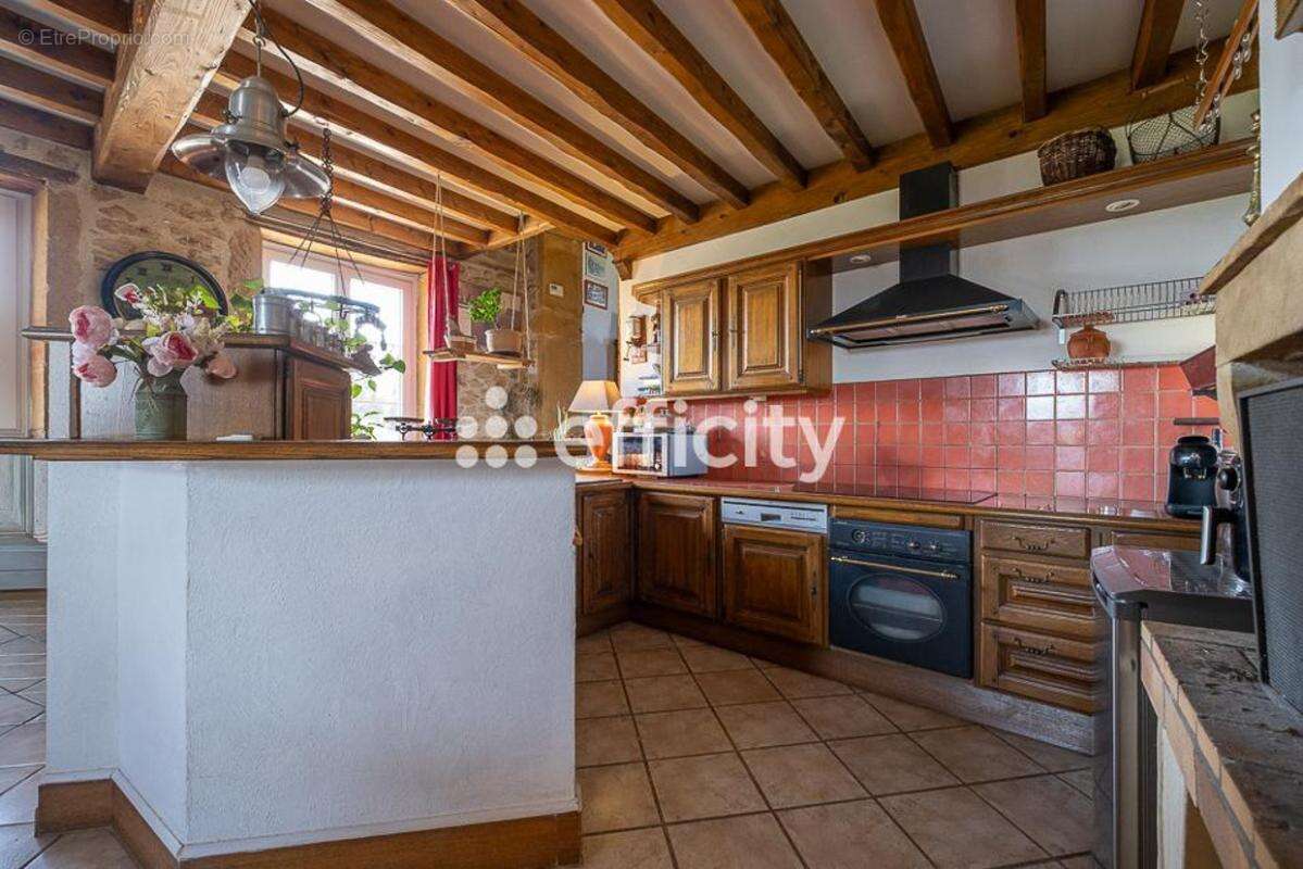 Maison 183 m² à Saint-Germain-Sur-L'arbresle  - photo 4