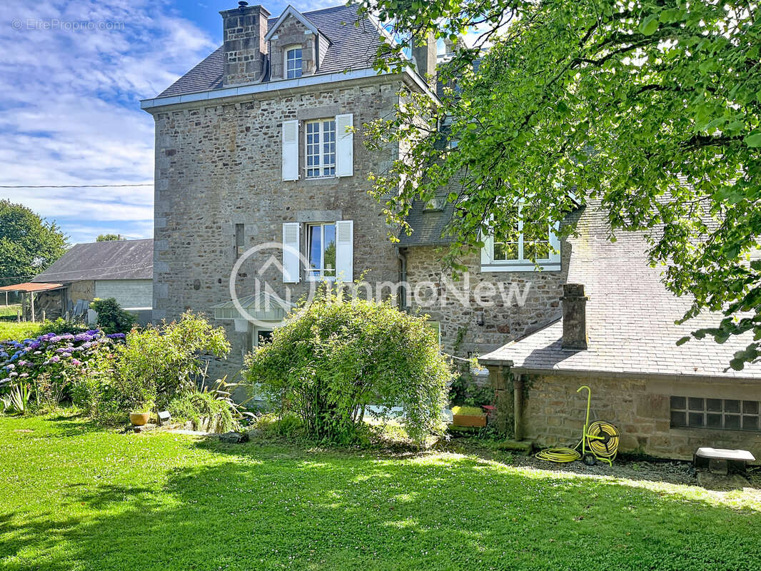 Un ancien manoir des années 1858 avec un terrain de plus de 6000m2 - photo 30