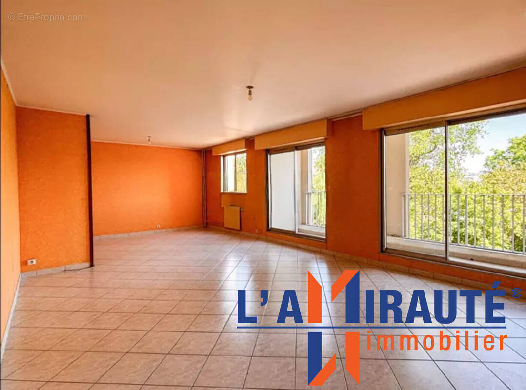 Appartement à SARTROUVILLE